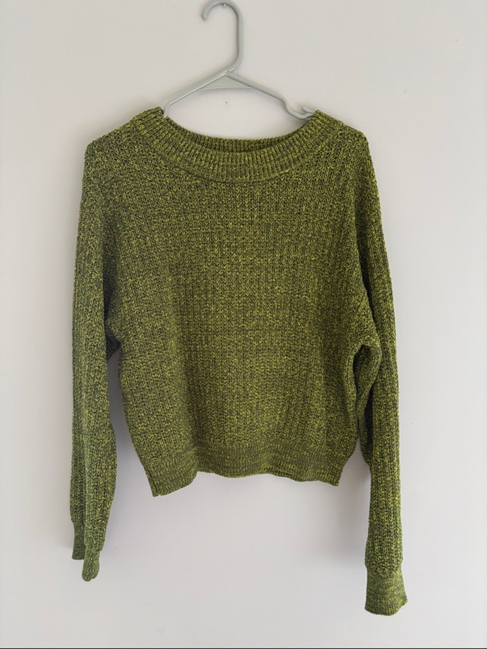 Universal Thread Green Crewneck Sweater